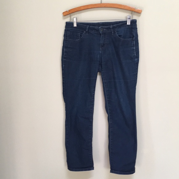 Jennifer Lopez Denim - Jennifer Lopez Dark Wash  Stretch Crop Jeans Sz 4
